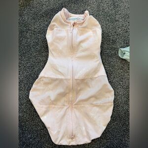 Happiest baby Sleeppea 5 second swaddle